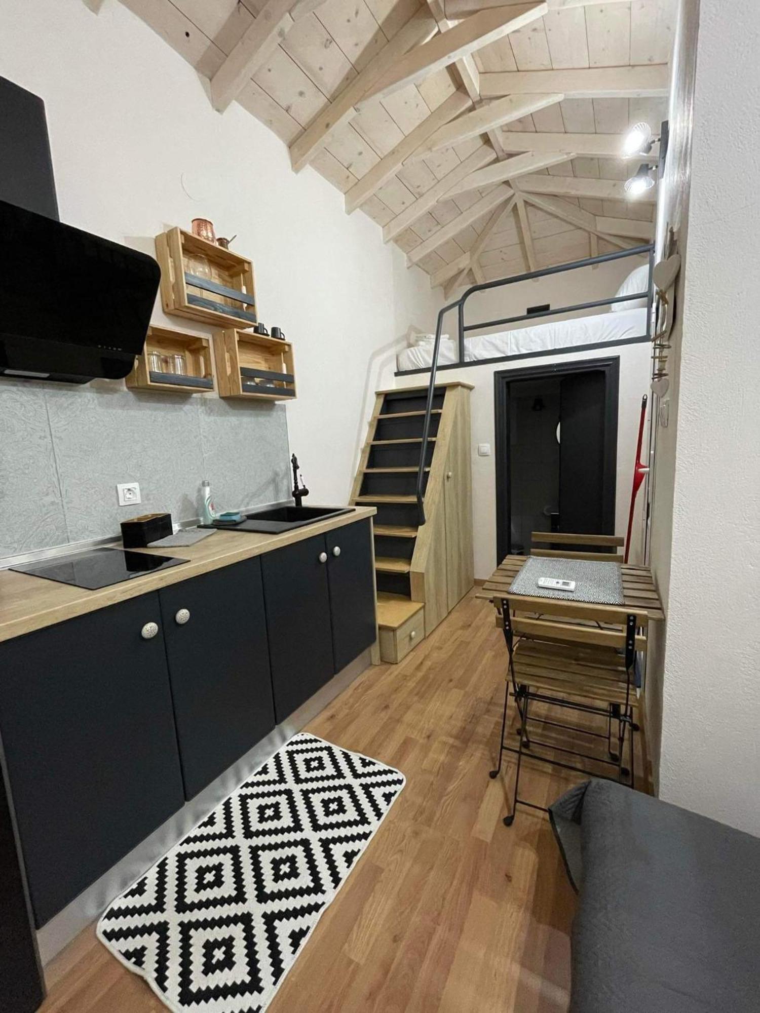 Babushka Studio-loft Near The Sea Olympiada